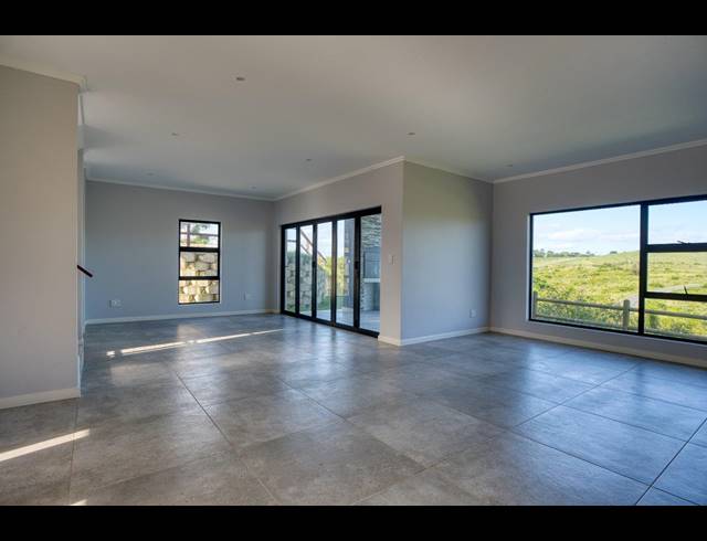 3 BEDROOM DUPLEX FOR SALE IN PALM LAKES ESTATE